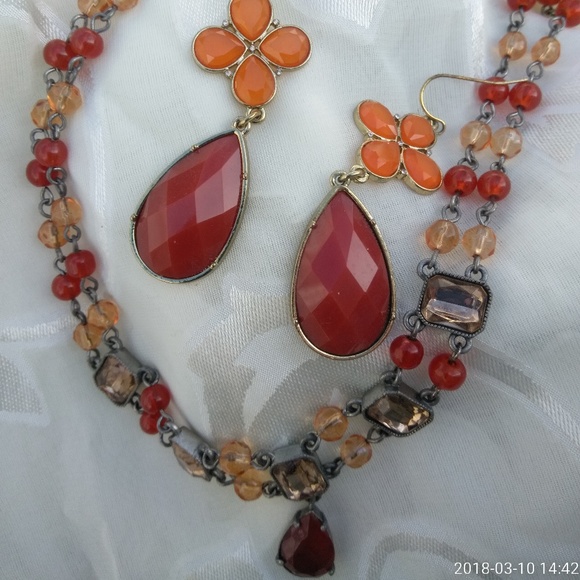 Avon Jewelry - Necklace Amber colors set with earrings